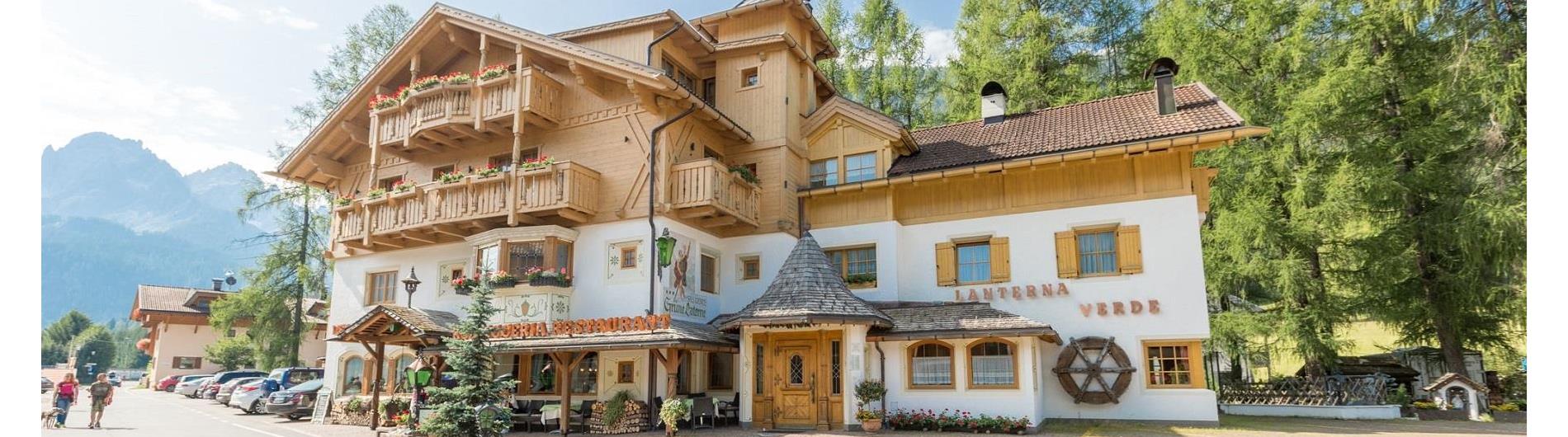 Außenansicht Residence Grüne Laterne im Sommer