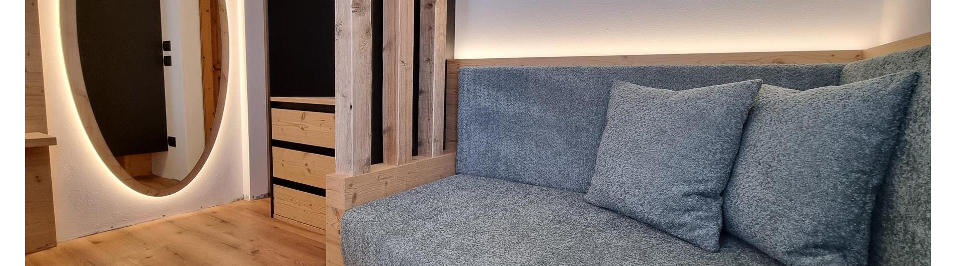 Smart Room seating area and large mirror