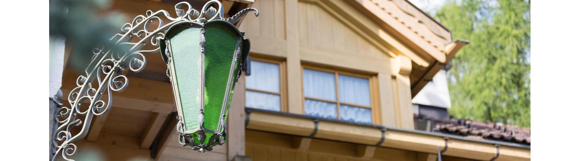 Mansardenfenster im Haupthaus