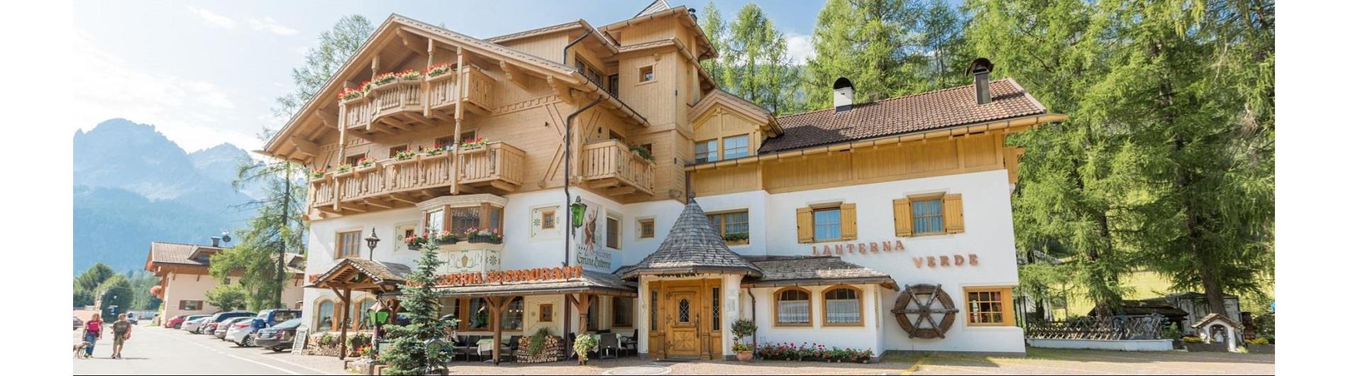 Außenansicht Residence Grüne Laterne im Sommer