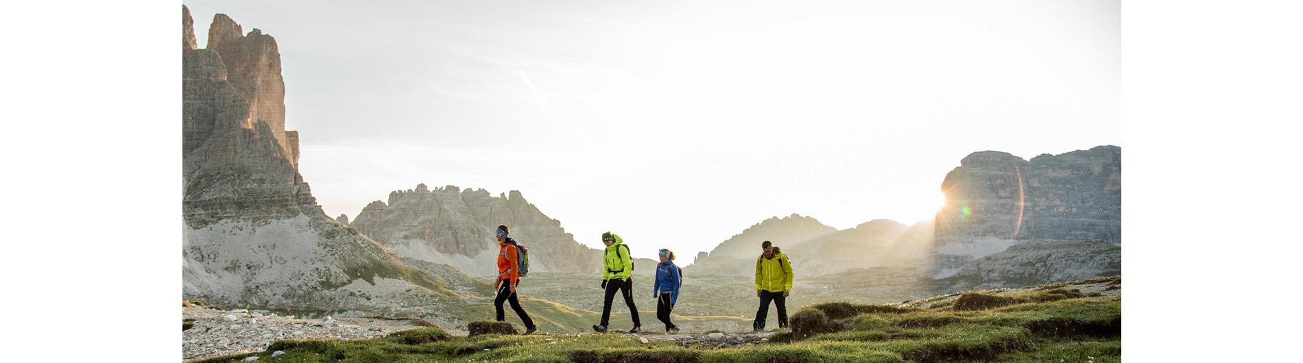 Escursioni tra le cime delle montagne