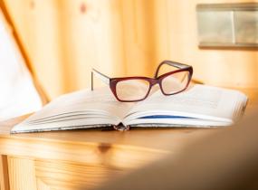 Un angolo accogliente dove leggere nell'appartamento