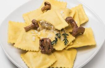 Ravioli con finferli